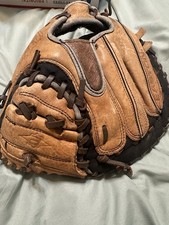 Easton Leather 10” NE2Y Left handed Catchers Mitt