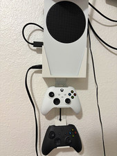 Imagen de Microsoft Xbox Series S 512GB White Console w/ 2 Wireless Controllers and mount