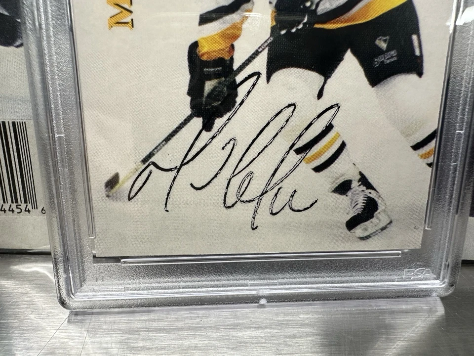 Mario Lemieux Collection: PSA Autographed Card, Game Puck, Cards and Magazines - Image 4 of 4