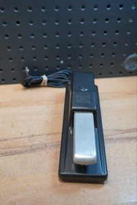 (G) Roland Official DP-6 Damper Sustain Keyboard Pedal
