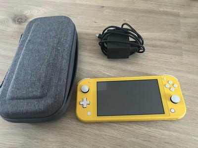 Nintendo Switch Lite, Gelb, Inkl. Ladekabel und Tragetasche