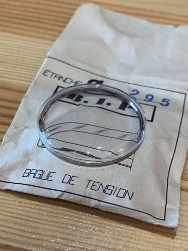 Guarda l'anello di tensione impermeabile in plexiglass da 27,4 mm a 32,4 mm - Foto 1 di 4