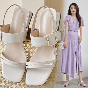 trendy low heel shoes