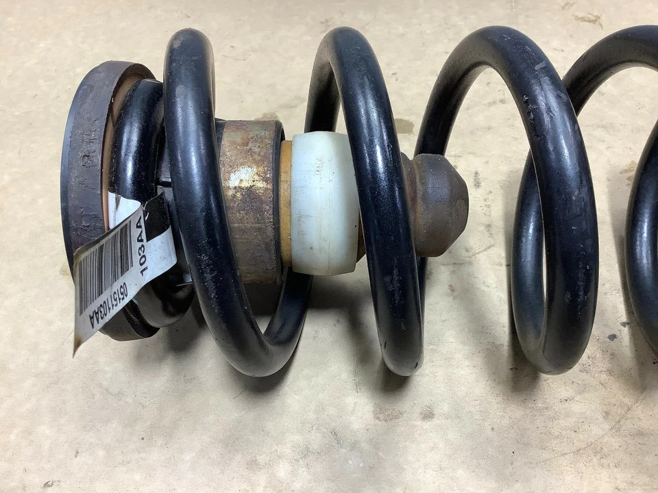 2010 大众 ROUTAN 3.8L V6 后轮驱动器或乘客侧线圈弹簧原始设备制造商+ — 第 2/4 张图片