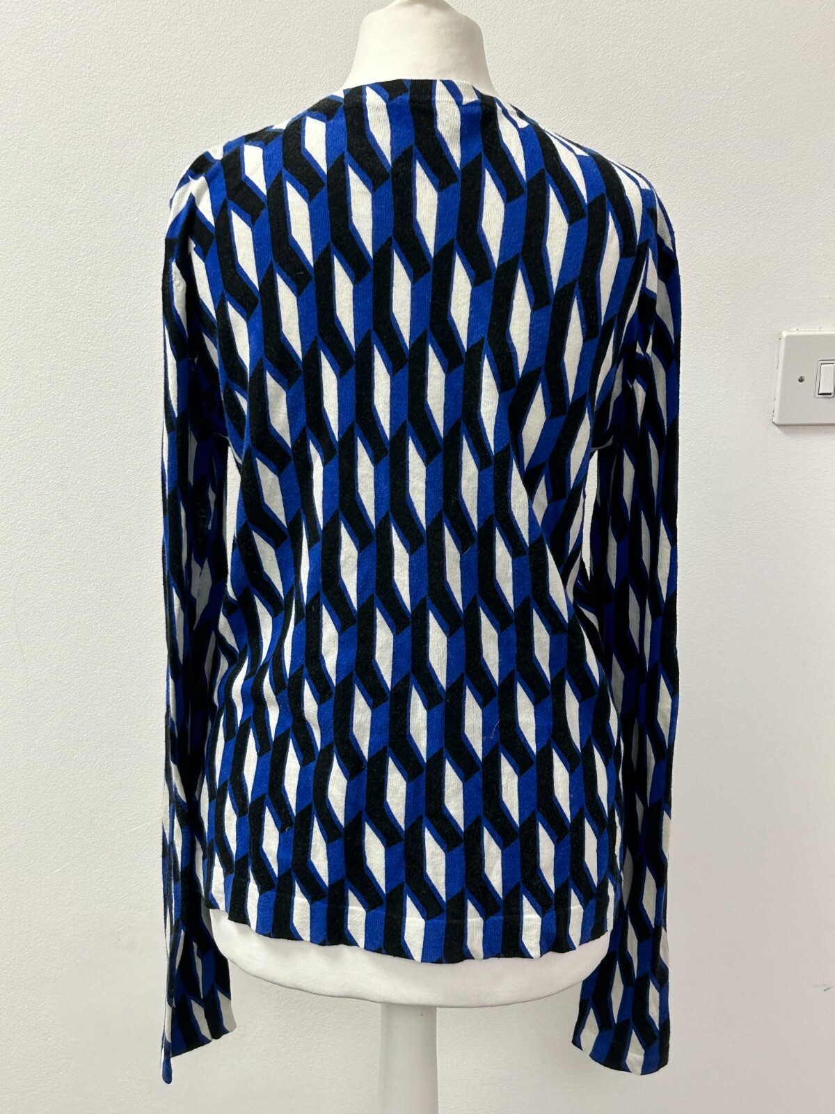 Picture 4 of 5