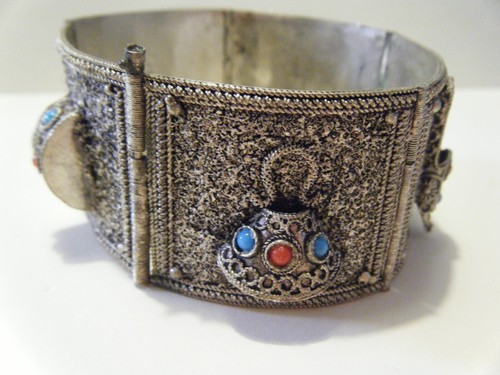 Vtg Bracelet highly ornated silver tone 5 square links 7.3/4" long Tibet art - Picture 2 of 18
