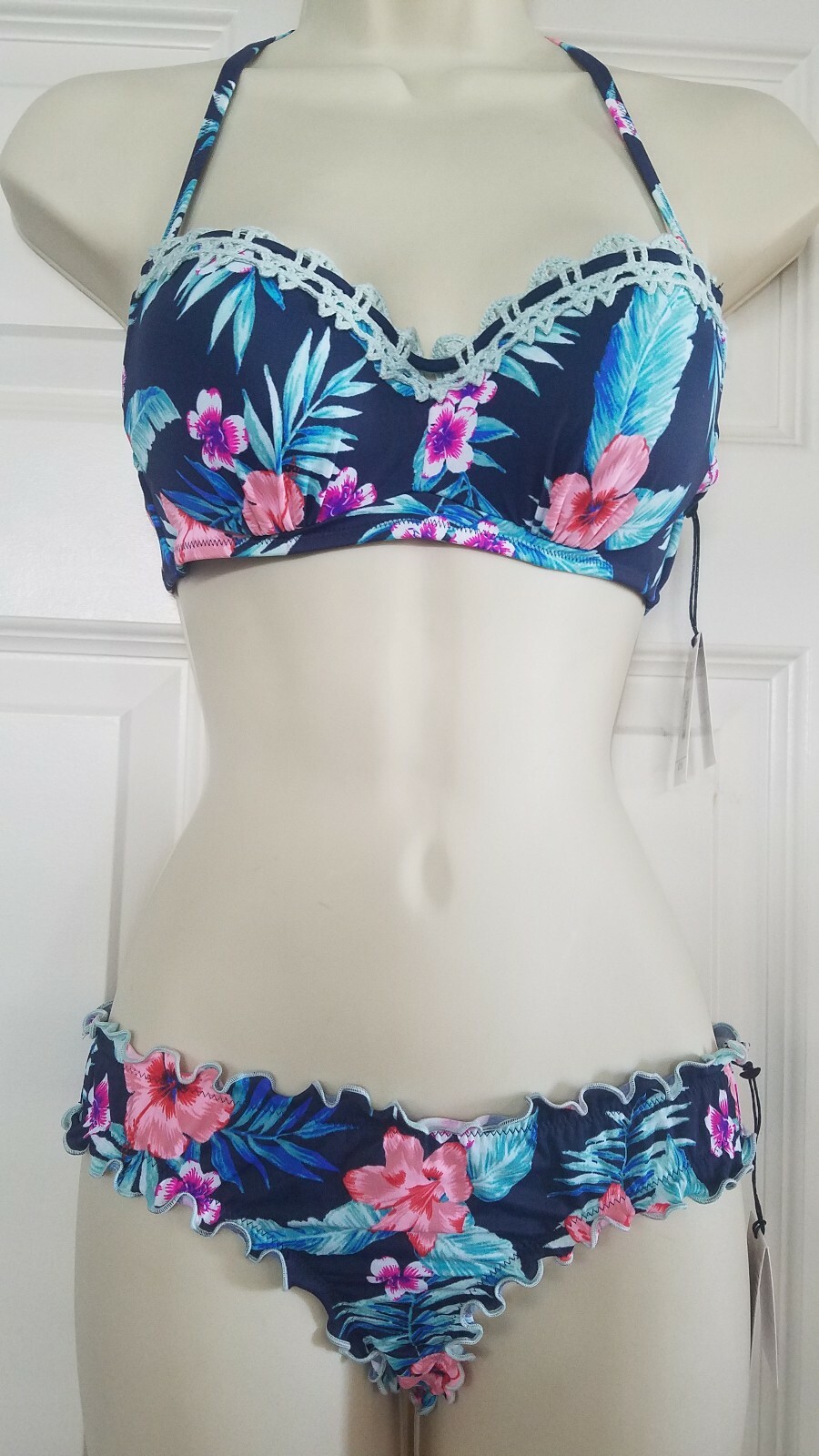 Brand New Shade & Shore Womens Shore Bikini top 32A and X-Small Bottoms