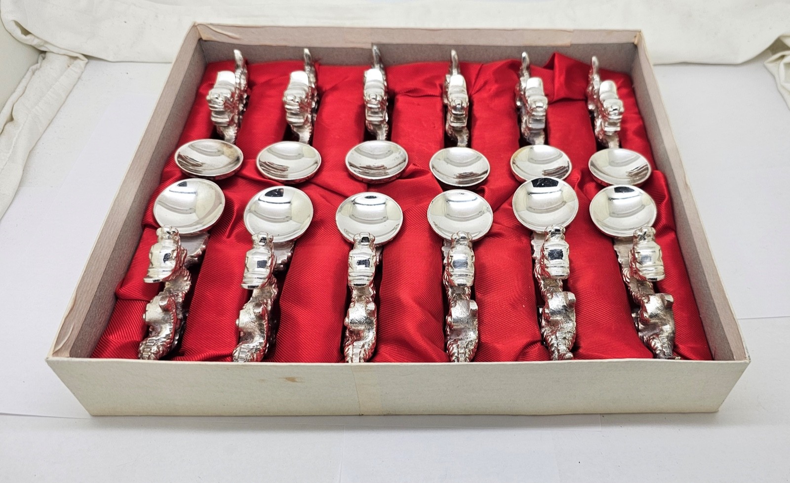 VINTAGE SET 12 SILVERPLATED FIGURAL CHINESE DRAGON CHOPSTICKS KNIFE RESTS,BOX