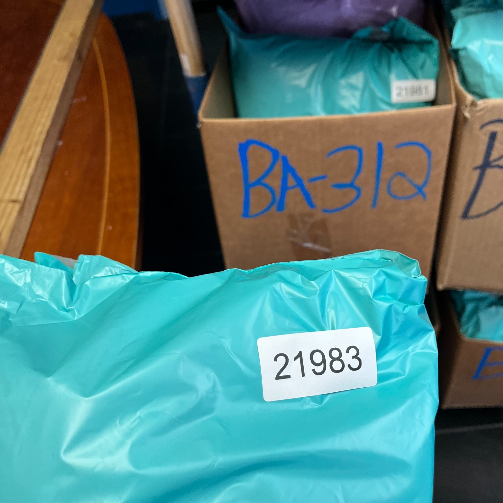 Nike Men's Hoodie Size M Green White Logo Graphic Pullover Sportswear Casual thumbnail 14