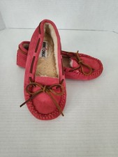 Minnetonka Cally Pink Suede Moccasins Slippers Women Shoe Size 8 4017