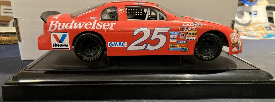 Ken Schrader #25 Budweiser 1996 Chevrolet Monte Carlo 1:64 Revell unboxed - Image 2 of 3