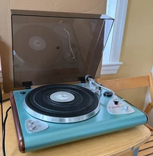 VESTAX BDT-2500 Belt Drive Turntable Built In Phono Preamp Stanton D5127 Stylus