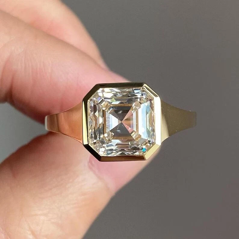 Juego de bisel de corte Asscher de 2 quilates para hombre anillo de compromiso chapado en oro amarillo Foto 3 de 4