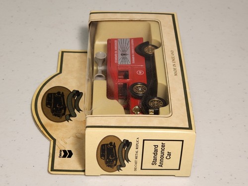 Vintage Die Cast Toy LLEDO "Days Gone By" CHEVRON STANDARD OIL ANNOUNCER CAR - Picture 6 of 7