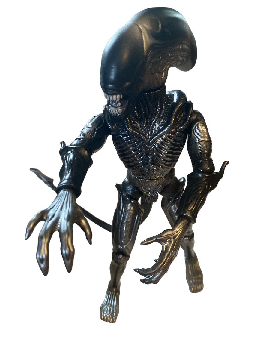 Hasbro/kenner 12 Inch Fully Posable-Alien Resurrection-Warrior 