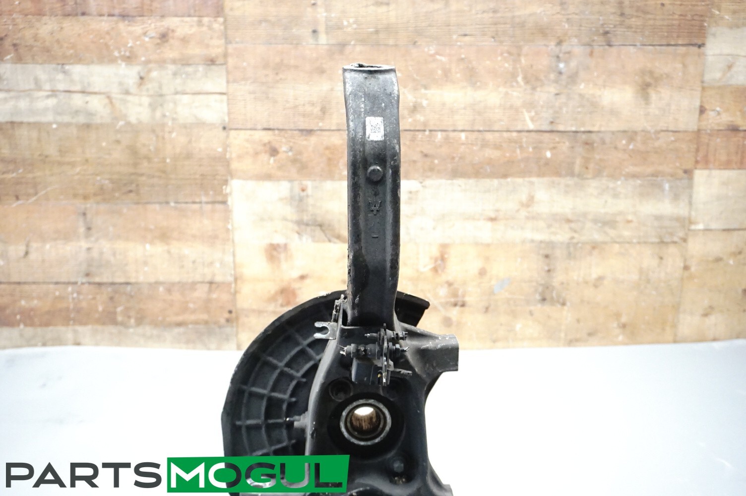 2014-16 MASERATI QUATTROPORTE FRONT LEFT DRIVER  SIDE SPINDLE KNUCKLE HUB OEM