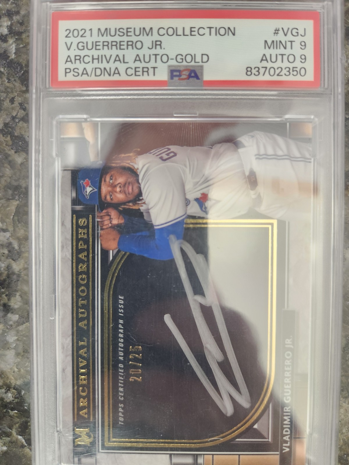 2021 Topps Museum Collection - Vladimir Guerrero Jr. GOLD AUTO /25  PSA 9 AUTO 9 view 2
