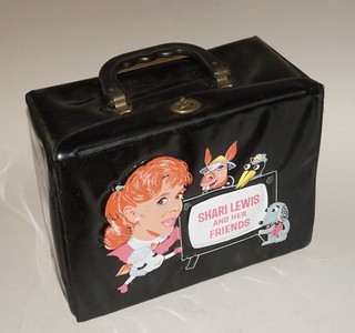 ORIGINAL 1963 SHARI LEWIS AND HER FRIENDS LAMB CHOP VINYL LUNCH BOX NICE!