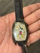 Disney Mickey Mouse Watch Mck762 Vintage Classic Very Worn Leather Strap Battery