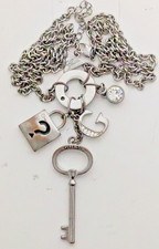 Statment Vintage Guess pezzo firmato con tono argento e diversi ciondoli grossi!