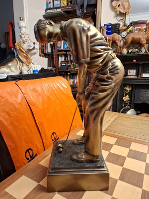 UVP 210£ Antik Gold Optik Harz Golfer Lining Up Put Golf Trophäe 38cm 4,6kg