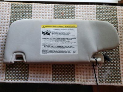 2015 16 17 18-23 Ford Edge Passenger RH Sun Visor in Light Gray w/ Illumination