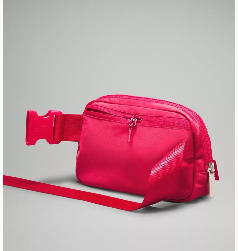 Lululemon Everywhere Belt Bag for On-the-Go Essentials