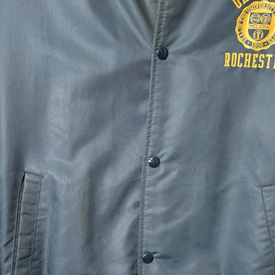 Chaqueta Bomber Vintage MVP Satén Talla L Universidad de Rochester Meliora Azul Foto 4 de 4
