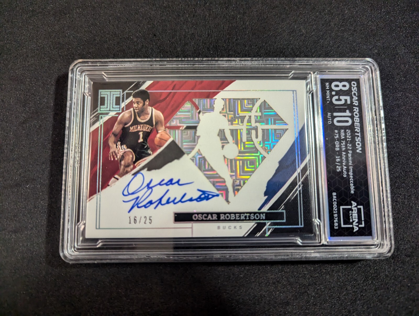 2021 impeccable Oscar Robertson 75th Anniversary Auto /25