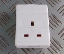 SINGLE GANG 13A TRAILING EXTENSION LEAD SOCKET WHITE 230V 240V ideal replacement