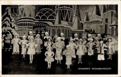 Ak Schaefer's Märchenstadt Lilliput, Gruppenbild - 4940340
