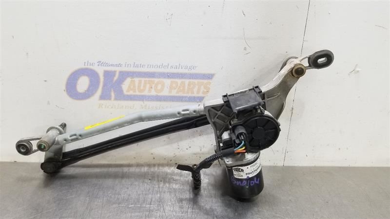 19 2019 MASERATI LEVANTE OEM WINDSHIELD WIPER MOTOR ACTUATOR 670007561