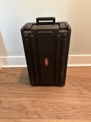 SKB  Hard Shell Locking  Rolling Case Carry On Case