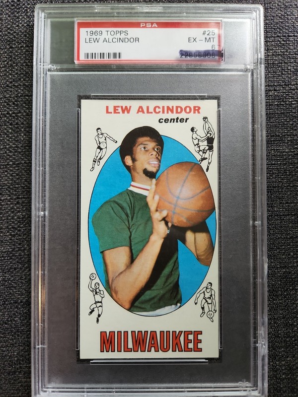 LEW ALCINDOR TOPS CARD #25 Grade 6. Ex-MT