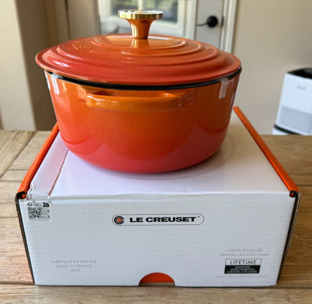 Le Creuset Signature Round Dutch Oven w/ Crucible Knob Flamme Doree 4.5 qt NEW