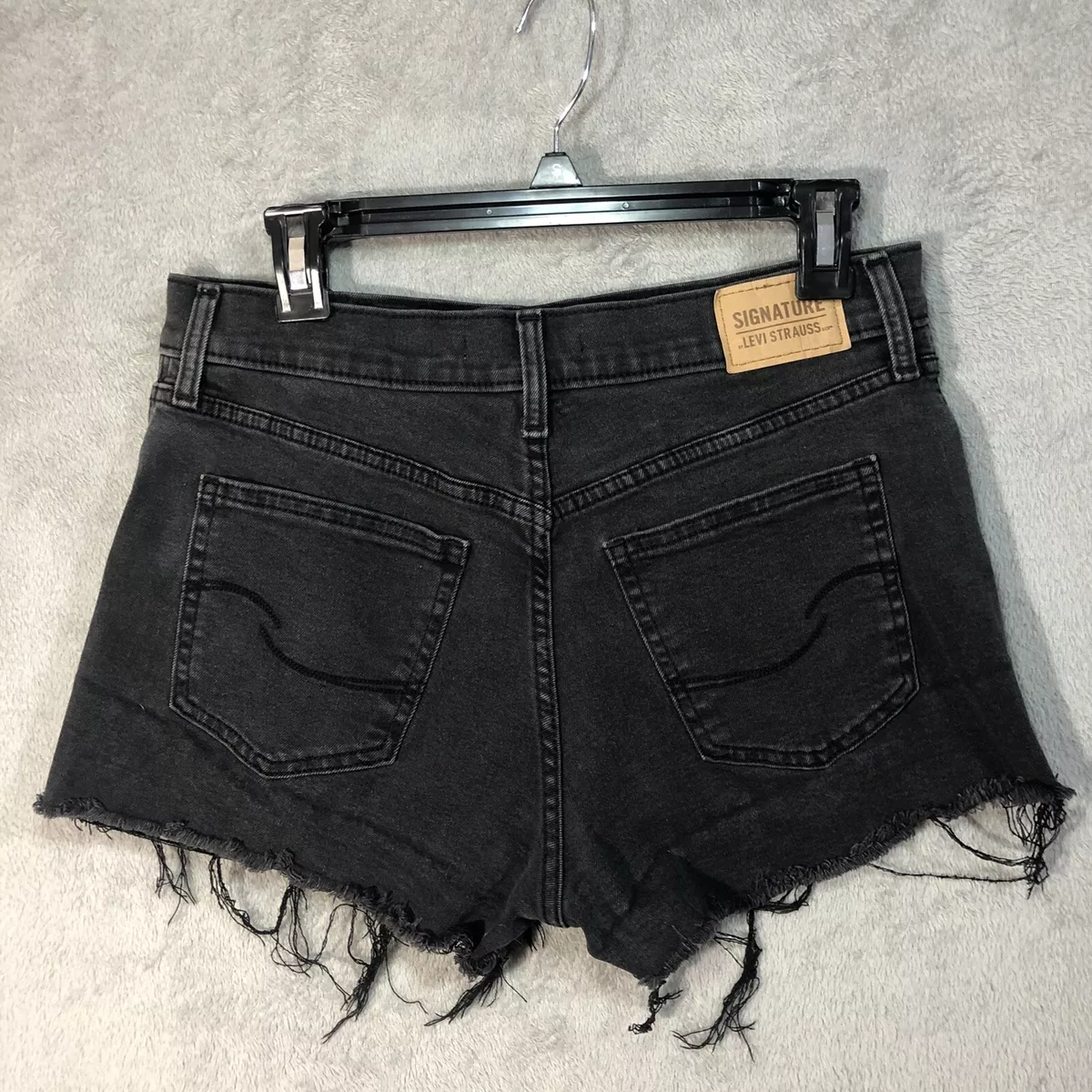 Signature levi strauss high rise best sale shorts