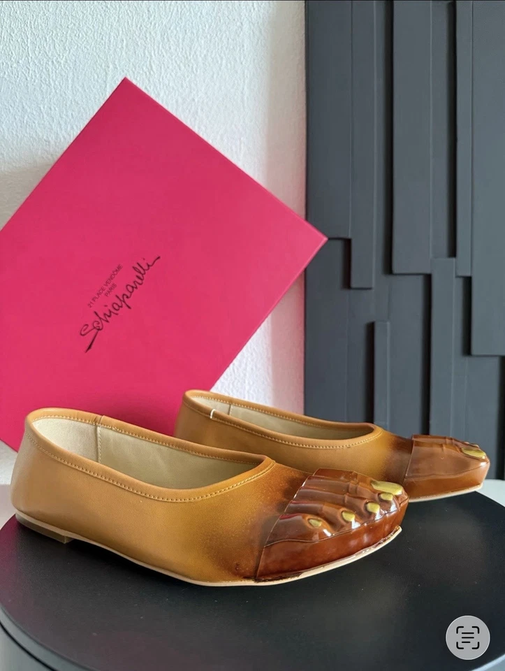 Bailarina de pie moldeada inspirada en Schiaparelli  Foto 4 de 4