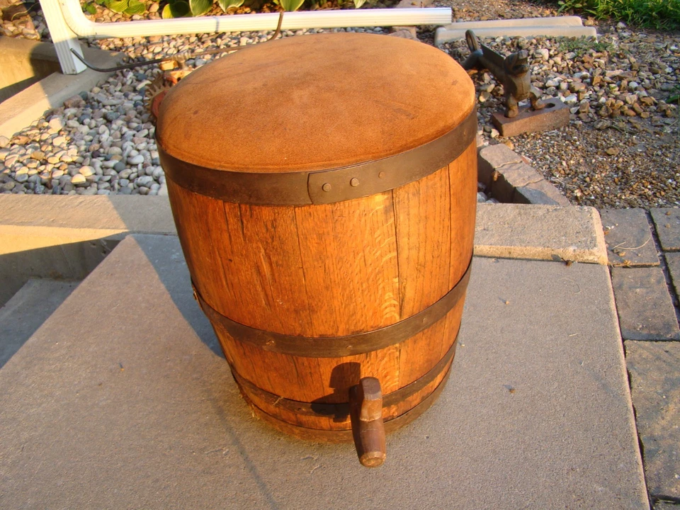 Antiguo barril de cerveza de hierro de madera de colección barril silla fusionada asiento sobre ruedas!!! Foto 2 de 4