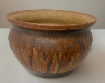 VTG Austin Studio Pottery Bowl 9  Hand Thrown Sand Brown Dark Drip Glaze 5 Depth