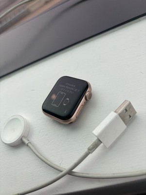 Unlocked Apple Watch Series 6 40MM Rose gold Aluminum Face