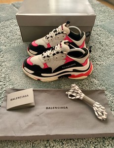 balenciaga triple s scatola