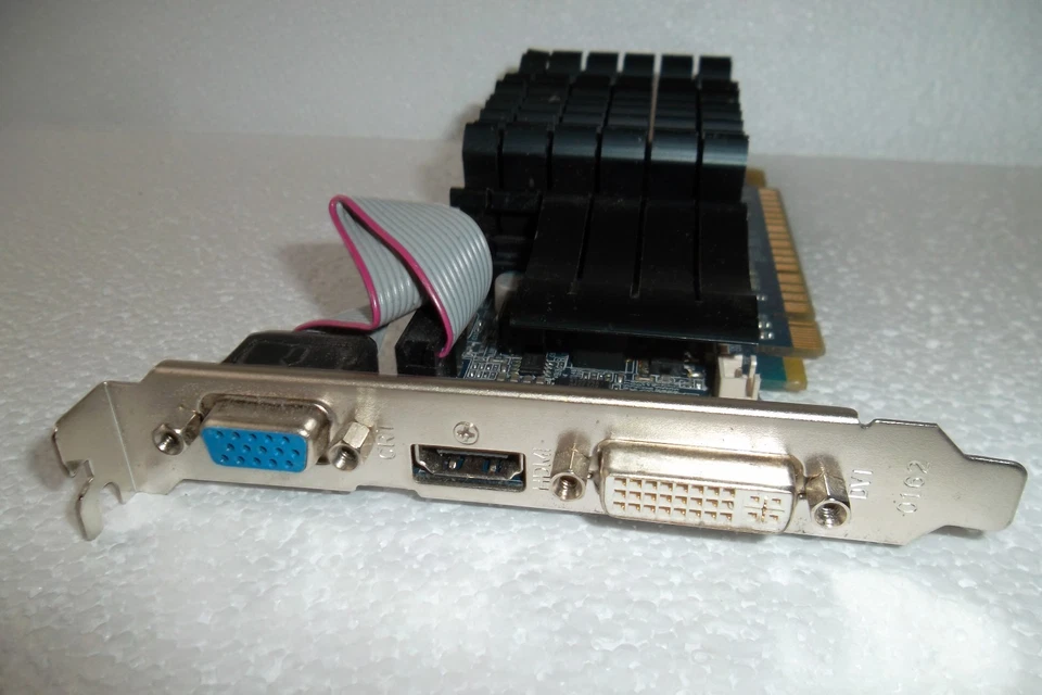 Galaxy Nvidia GT 520 PCIe x16 Graphics Card 1GB DVI VGA HDMI 64-Bit 52GGS4HX9DTX - Image 3 of 4