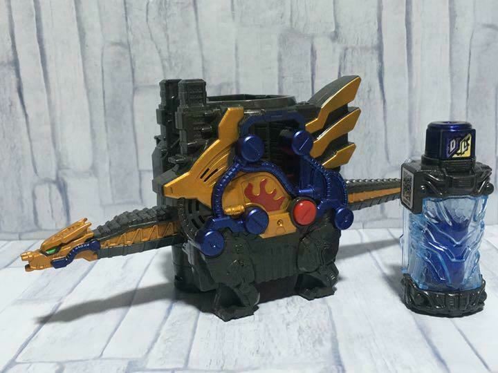 KAMEN RIDER BUILD フィギュア Amazon.com: TAMASHII NATIONS Bandai S.H. Figuarts Masked