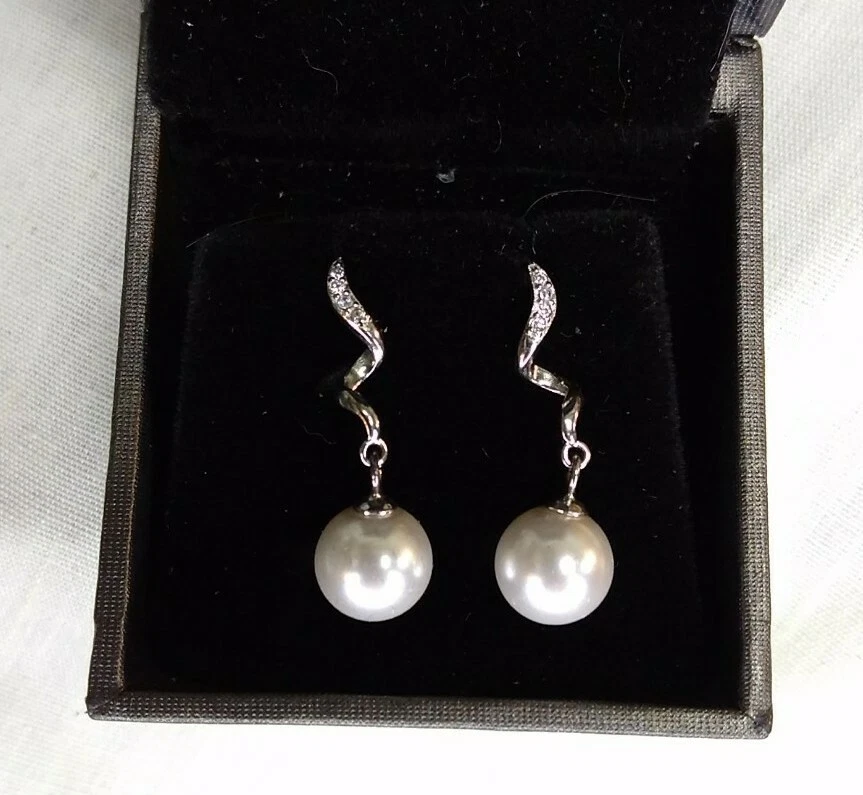 D cheap perlla earrings