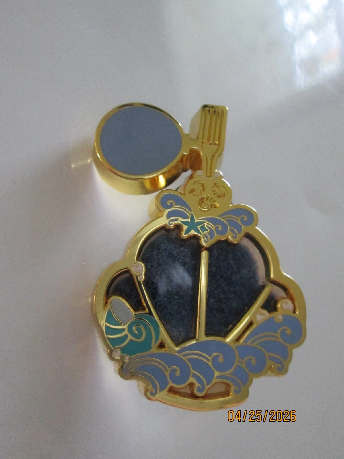 Disney Princess Pin - Floating Glitter Perfume Bottle - Ariel - Little Mermaid
