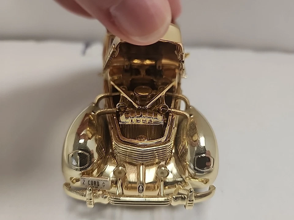 1937 Cord 812 Gold Metallic Car - Image 4 of 4