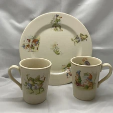 Syracuse Old Ivory Children's Hand-Painted Set 8" Plate 3.5" Handled Cups Set