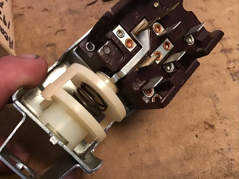 1971-73 Ford Pinto Headlight Switch NOS  - Image 4 of 4
