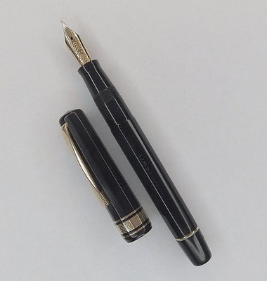 OMAS EXTRA DAMA, BLACK, nib 18 K, size EF, flex, 1960s