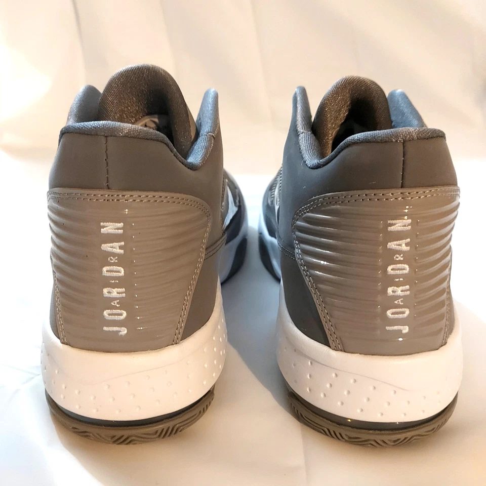 Tênis de basquete Jordan Max Aura 2 cinza médio/branco-cinza frio CK6636-012 10 - Imagem 4 de 4